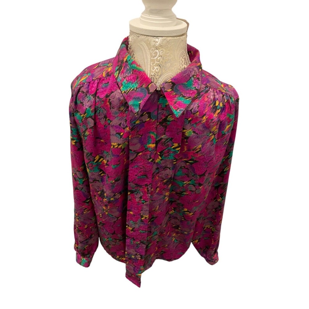 Pre-Owned Medium Size Pink Floral Button-Up Blouse with Slit Knot Long Sleeve